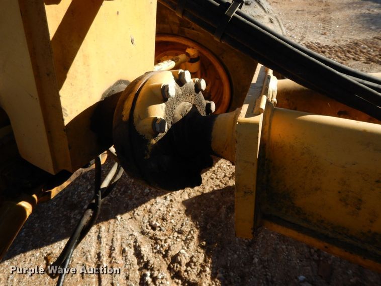 image for item HG9298 2000 John Deere 770CH  motor grader