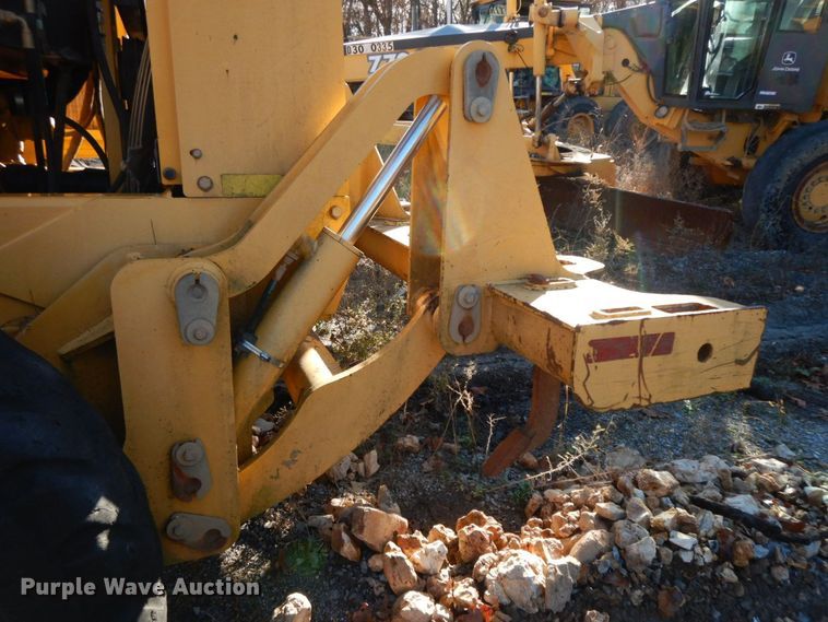 image for item HG9298 2000 John Deere 770CH  motor grader