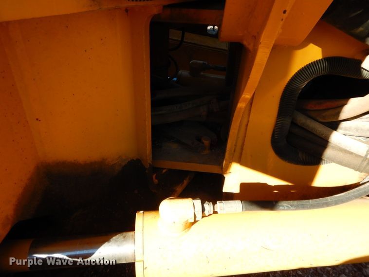 image for item HG9298 2000 John Deere 770CH  motor grader