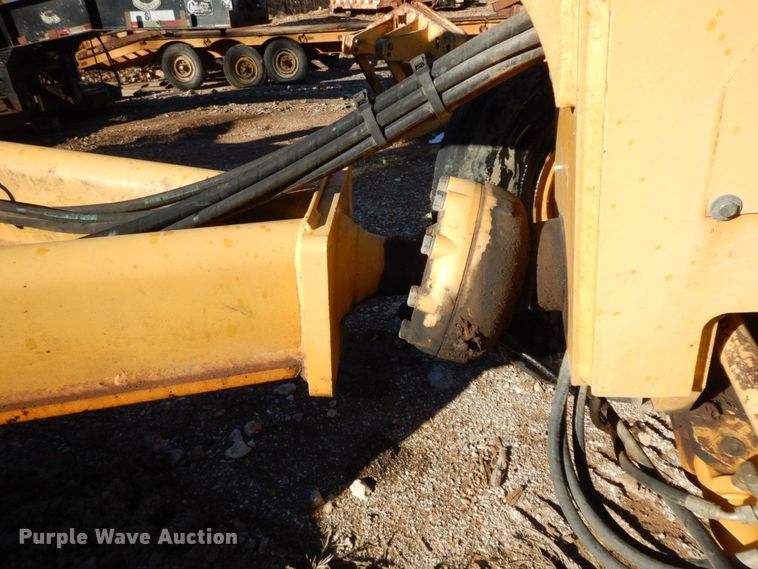 image for item HG9298 2000 John Deere 770CH  motor grader