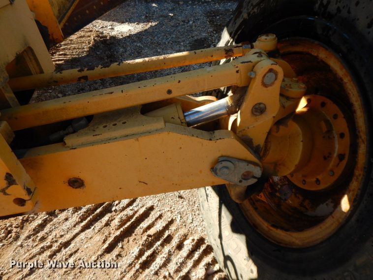 image for item HG9298 2000 John Deere 770CH  motor grader