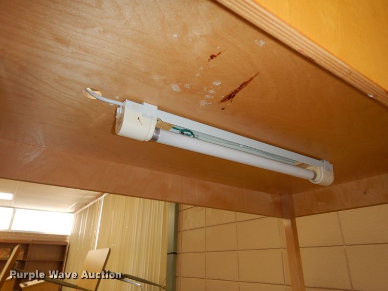 (7) pieces of furniture in Overland Park, KS Item IE9774 sold Purple Wave