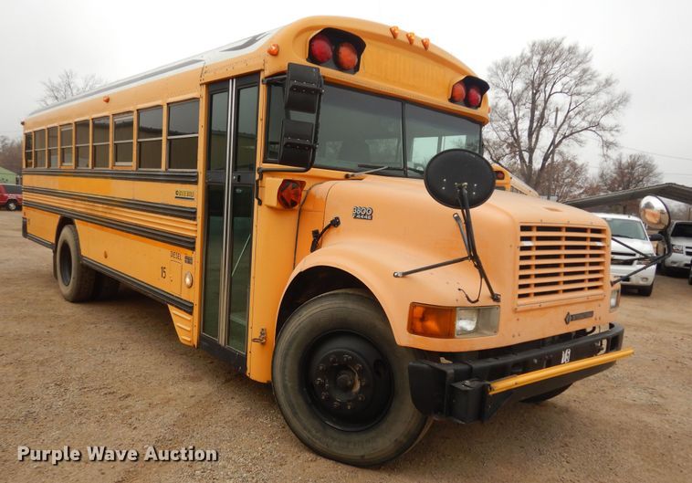 image for item IE9937 2001 International 3800  school bus