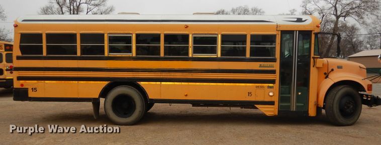 image for item IE9937 2001 International 3800  school bus