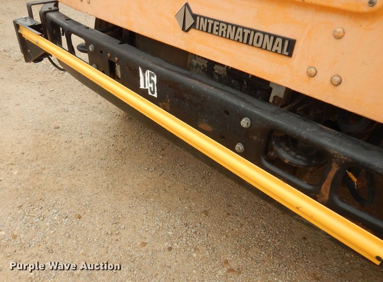 image for item IE9937 2001 International 3800  school bus