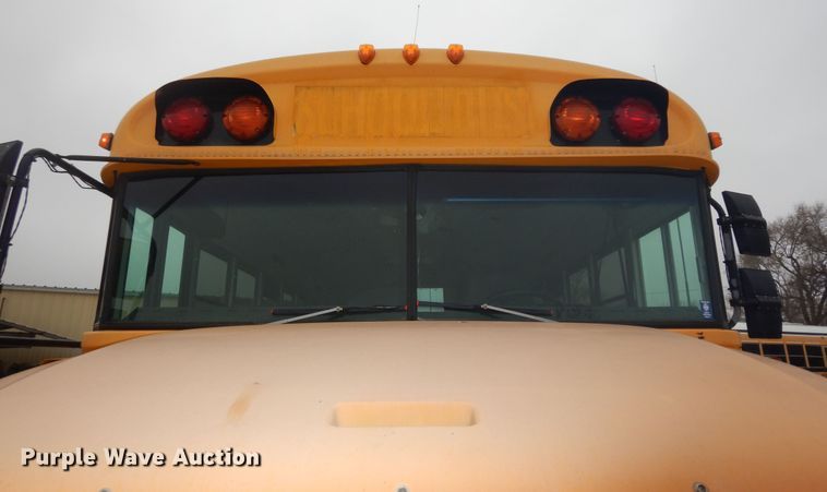 image for item IE9937 2001 International 3800  school bus