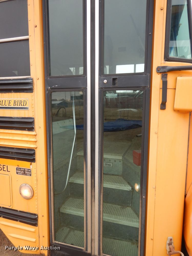 image for item IE9937 2001 International 3800  school bus