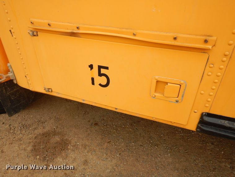 image for item IE9937 2001 International 3800  school bus