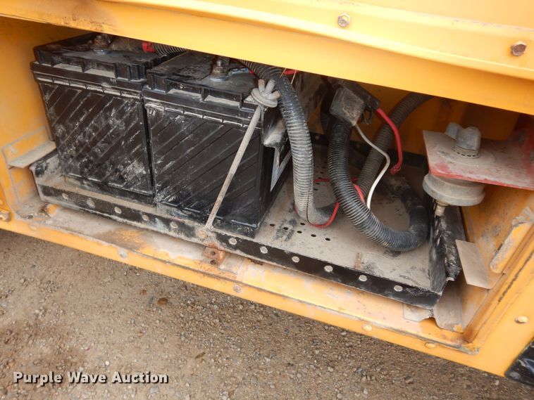 image for item IE9937 2001 International 3800  school bus