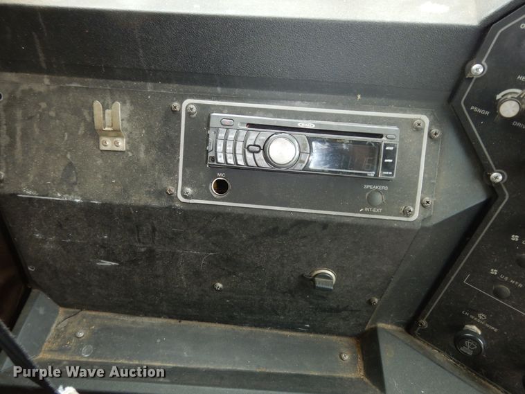 image for item IE9937 2001 International 3800  school bus