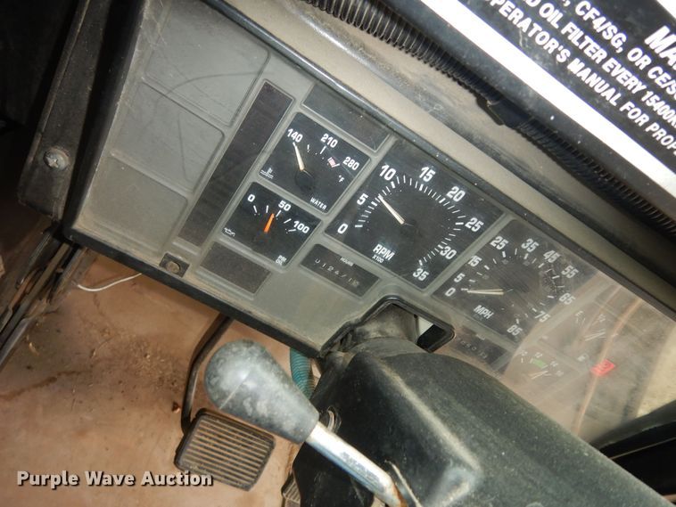 image for item IE9937 2001 International 3800  school bus