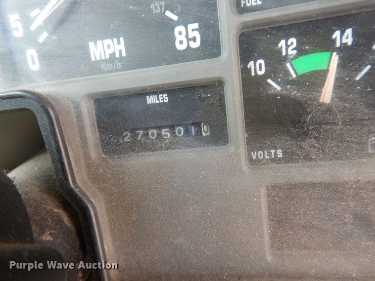 image for item IE9937 2001 International 3800  school bus