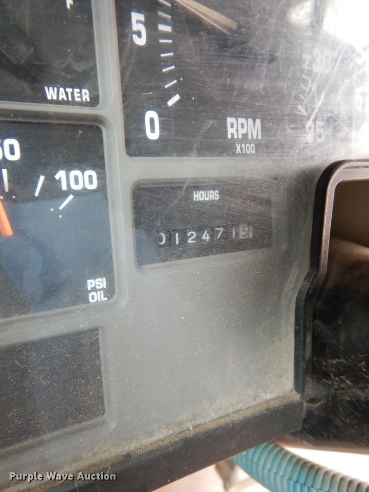 image for item IE9937 2001 International 3800  school bus