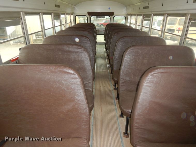 image for item IE9937 2001 International 3800  school bus