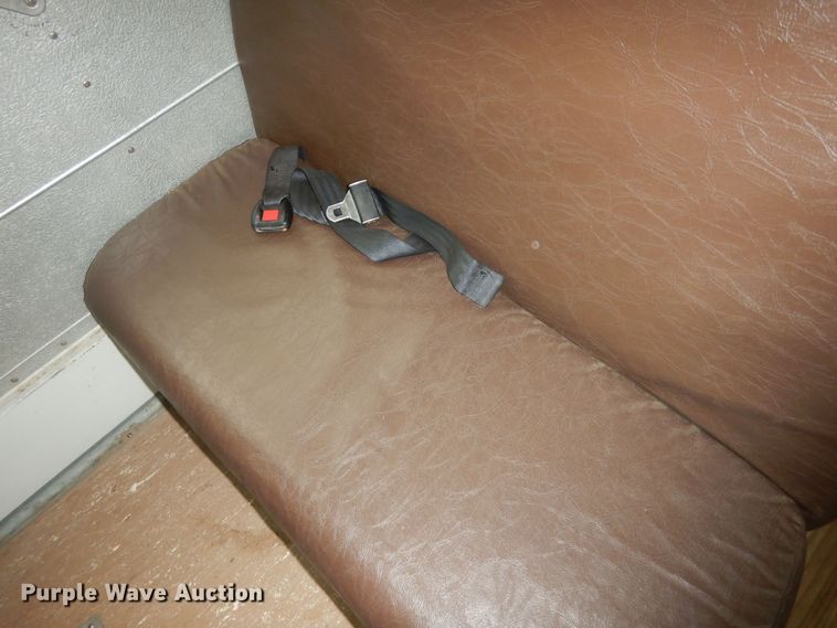 image for item IE9937 2001 International 3800  school bus