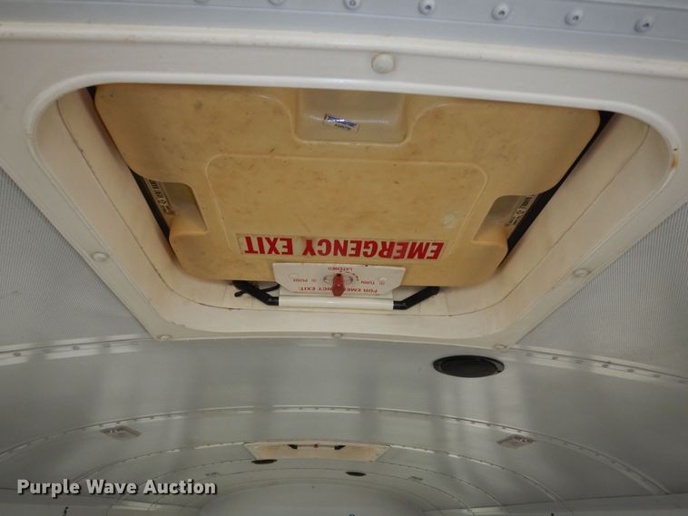 image for item IE9937 2001 International 3800  school bus