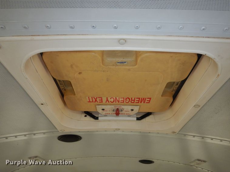 image for item IE9937 2001 International 3800  school bus