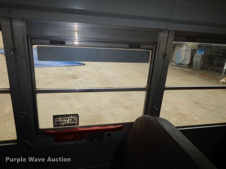 image for item IE9937 2001 International 3800  school bus