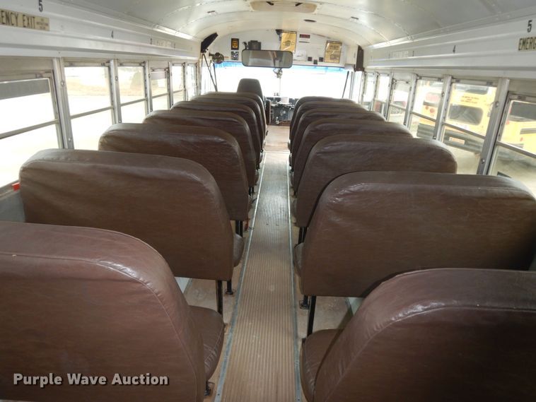 image for item IE9937 2001 International 3800  school bus