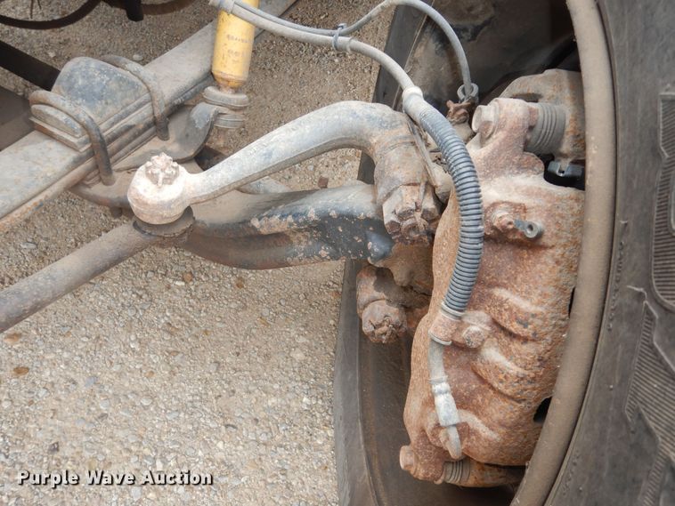 image for item IE9937 2001 International 3800  school bus