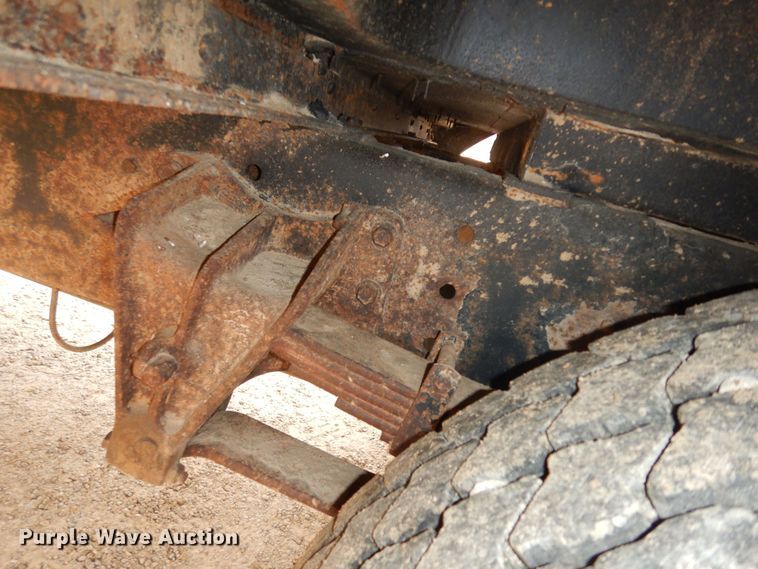 image for item IE9937 2001 International 3800  school bus