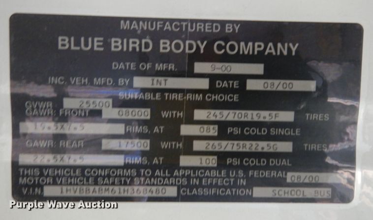 image for item IE9937 2001 International 3800  school bus