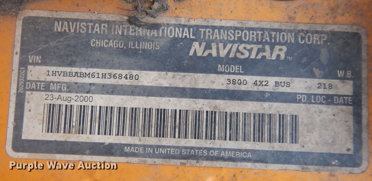 image for item IE9937 2001 International 3800  school bus