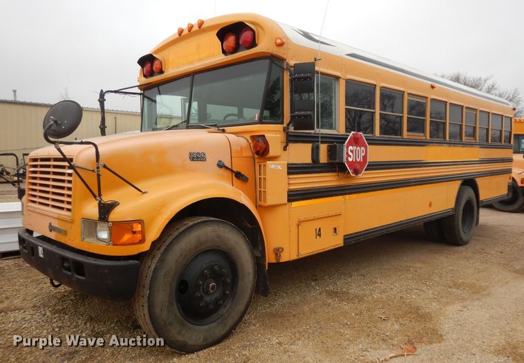 image for item IE9938 2001 International 3800  school bus