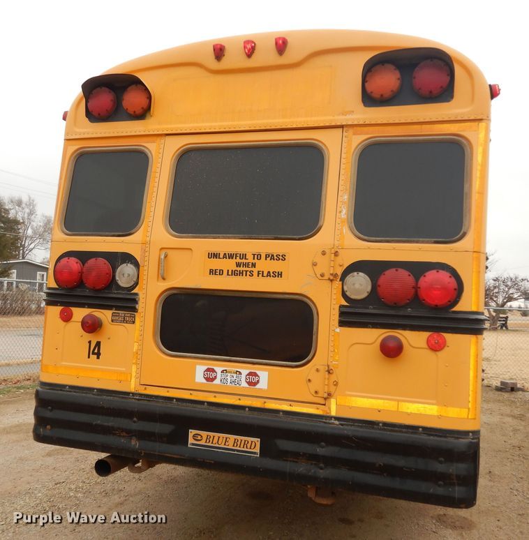image for item IE9938 2001 International 3800  school bus