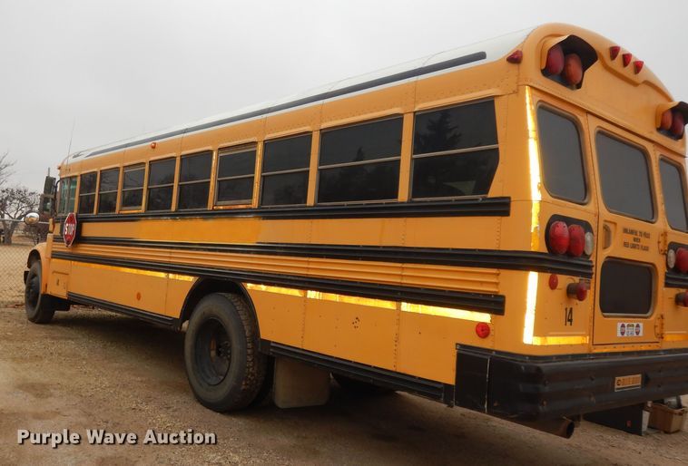 image for item IE9938 2001 International 3800  school bus
