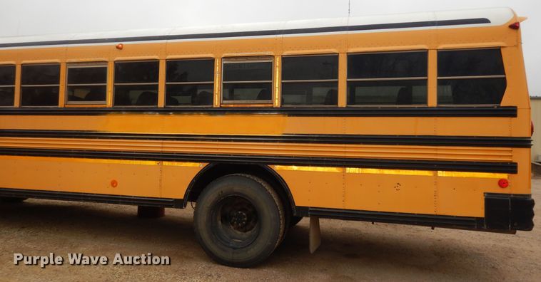 image for item IE9938 2001 International 3800  school bus