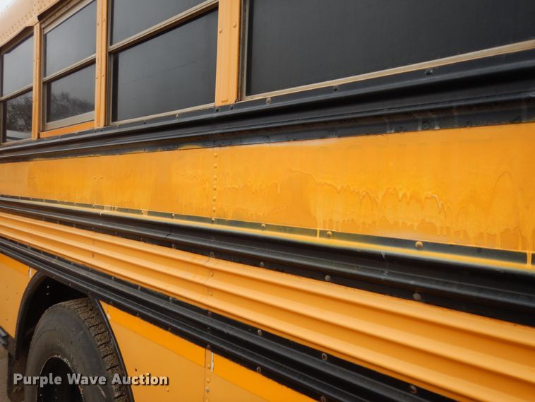 image for item IE9938 2001 International 3800  school bus