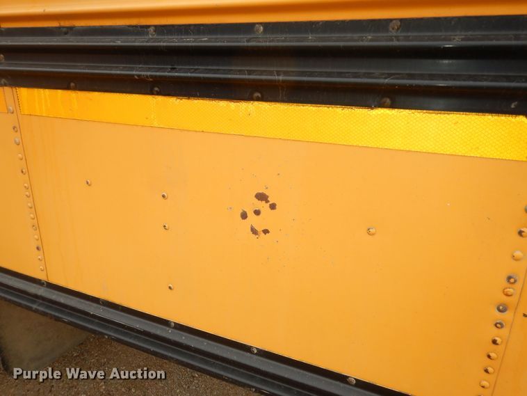 image for item IE9938 2001 International 3800  school bus