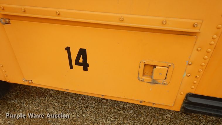 image for item IE9938 2001 International 3800  school bus