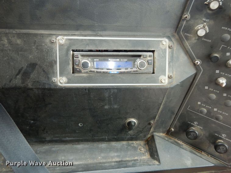 image for item IE9938 2001 International 3800  school bus