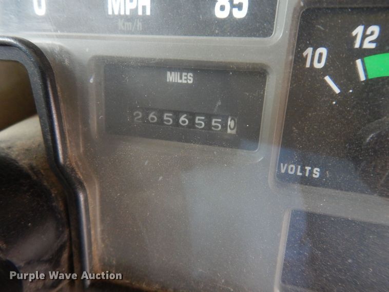 image for item IE9938 2001 International 3800  school bus