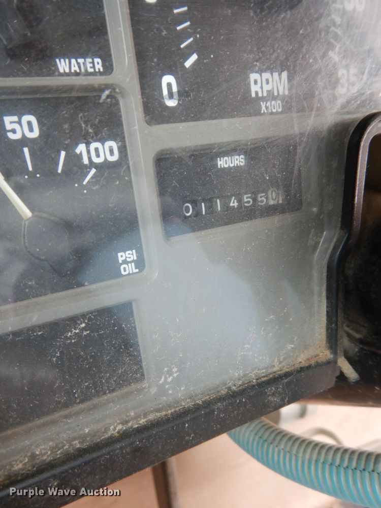 image for item IE9938 2001 International 3800  school bus