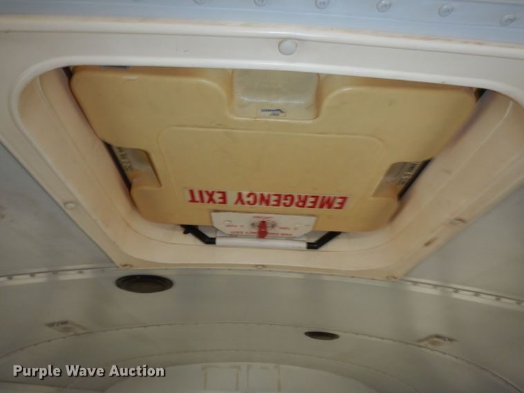 image for item IE9938 2001 International 3800  school bus