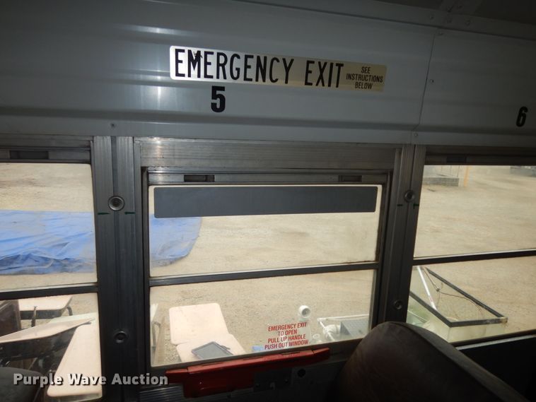 image for item IE9938 2001 International 3800  school bus