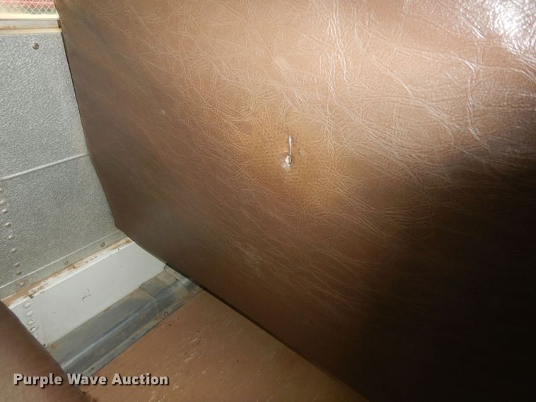 image for item IE9938 2001 International 3800  school bus