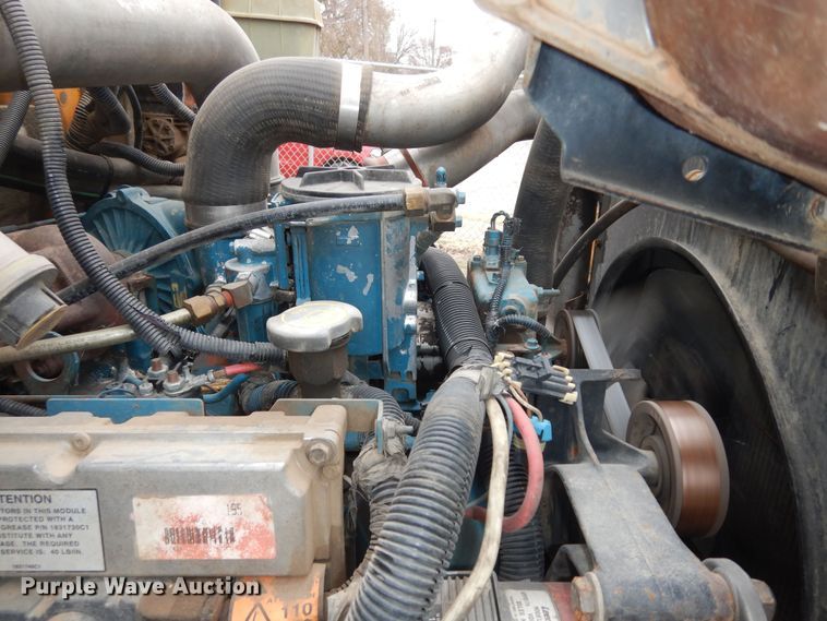 image for item IE9938 2001 International 3800  school bus