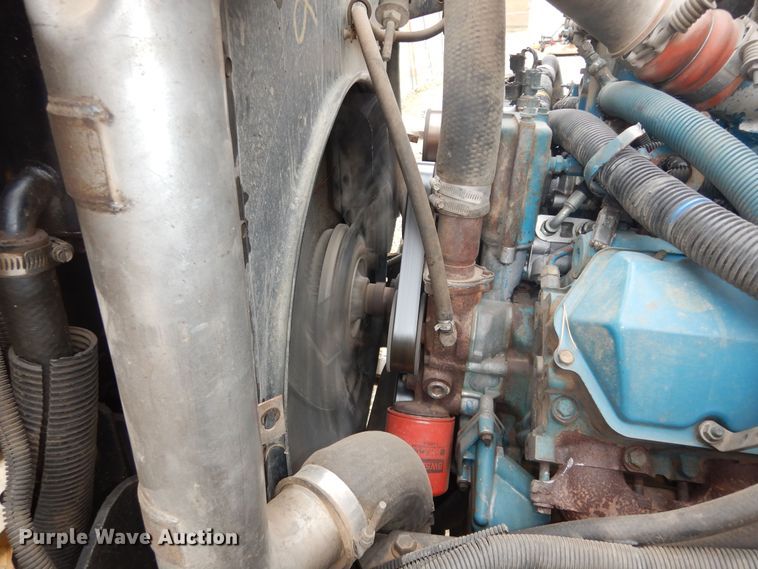 image for item IE9938 2001 International 3800  school bus