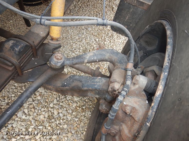 image for item IE9938 2001 International 3800  school bus