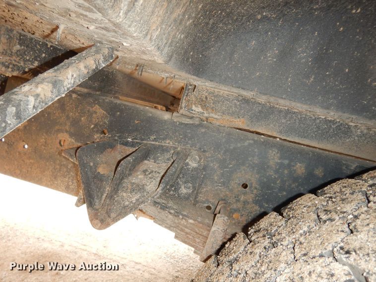 image for item IE9938 2001 International 3800  school bus