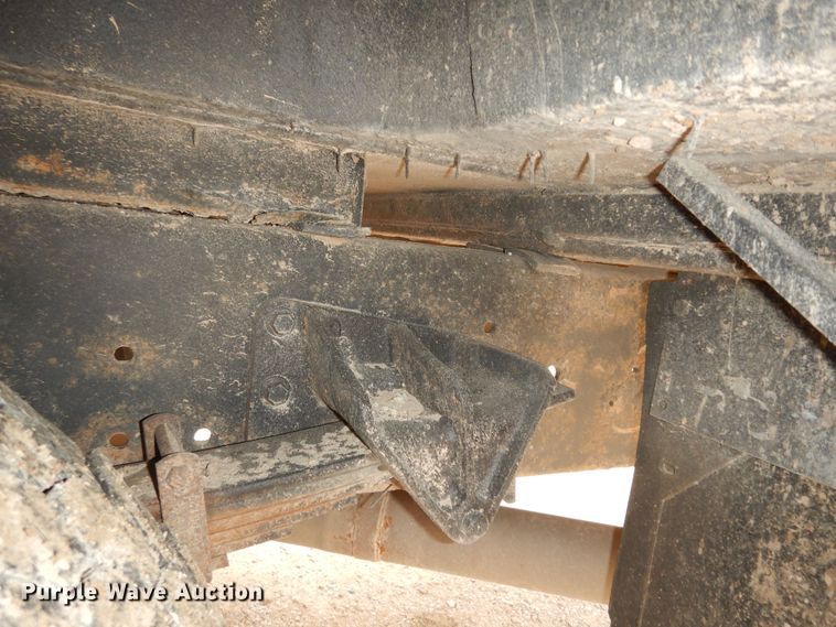 image for item IE9938 2001 International 3800  school bus