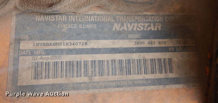 image for item IE9938 2001 International 3800  school bus