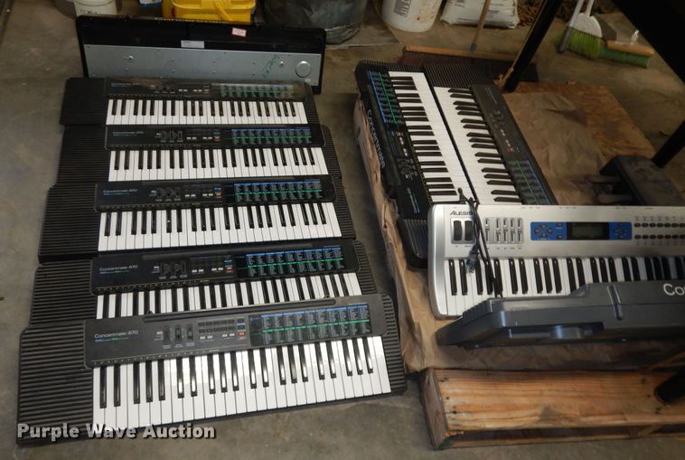 image for item IE9949 Music equipment