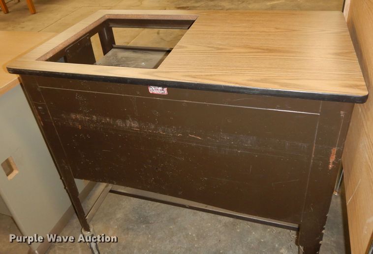 image for item IE9950 (8) computer desks