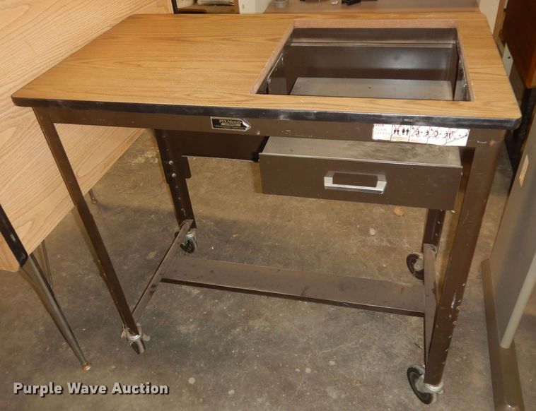 image for item IE9950 (8) computer desks