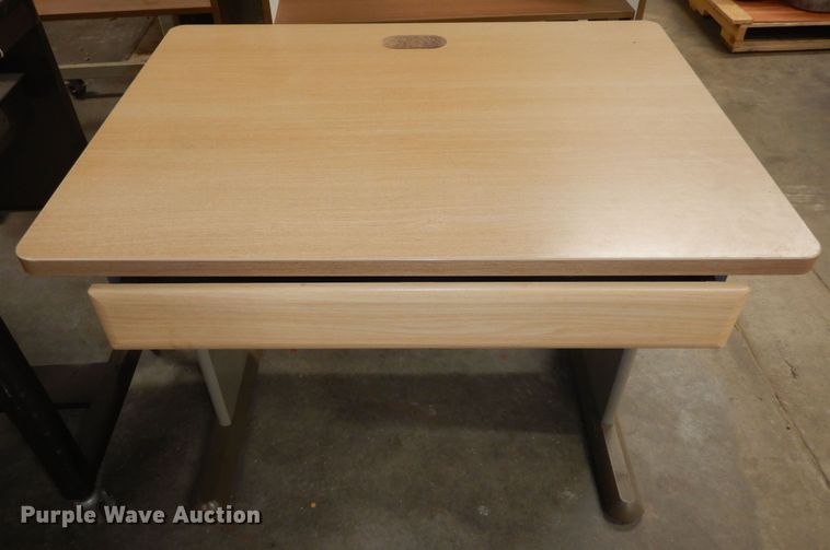 image for item IE9950 (8) computer desks